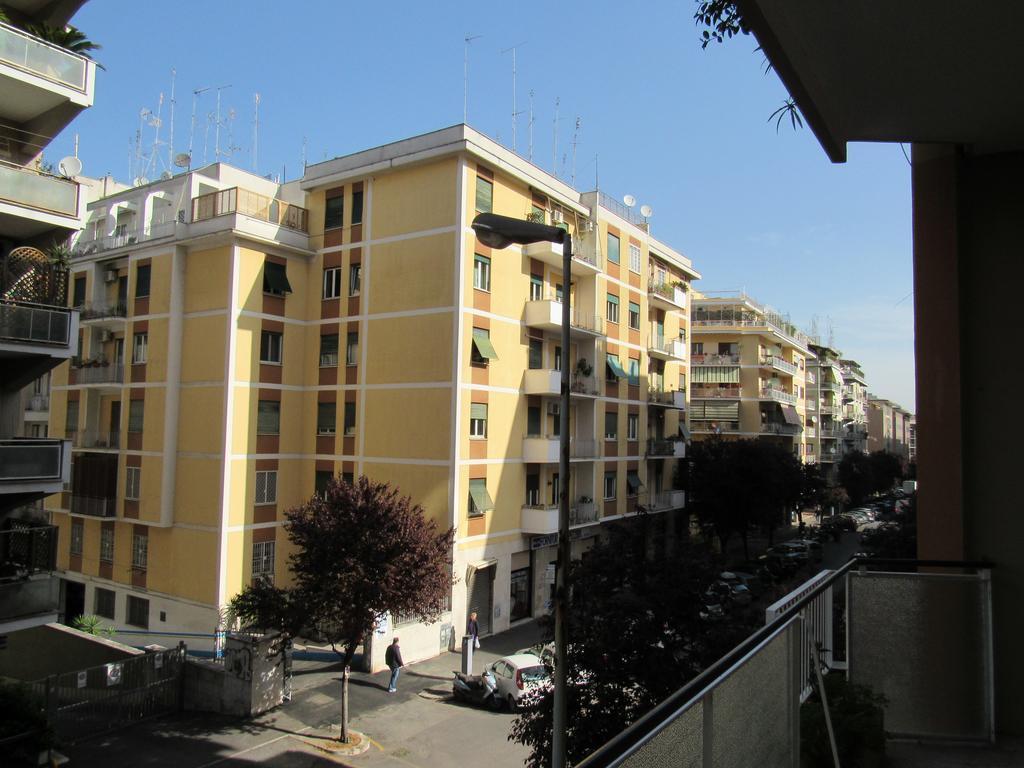 Pianeta Roma 127 Bed & Breakfast Exterior photo